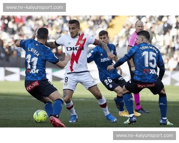 当“九冠王”遇见“海盗旗”：纽伦堡vs圣保利，一场关于信仰与反骨的德式较量